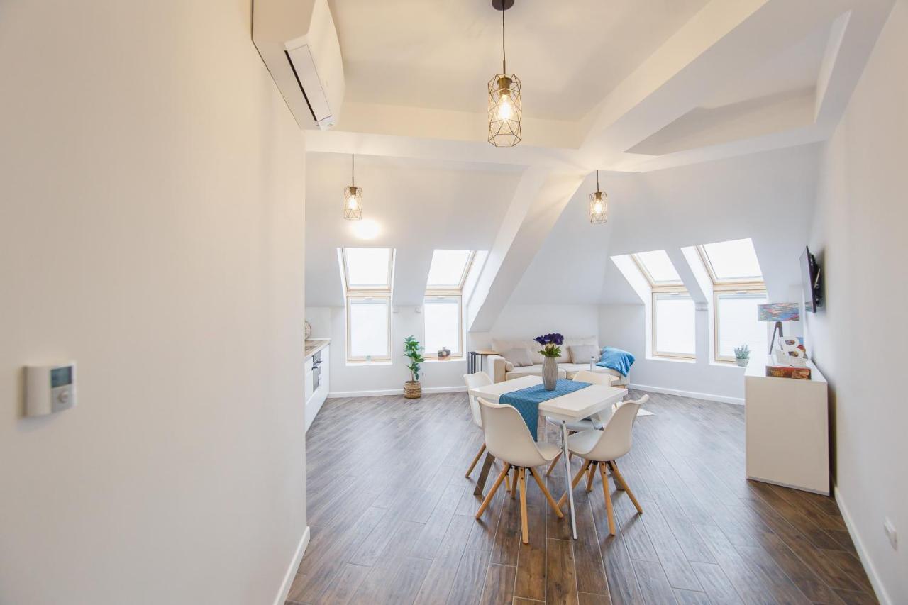 Skylight Loft Near City Center 오라데아 외부 사진