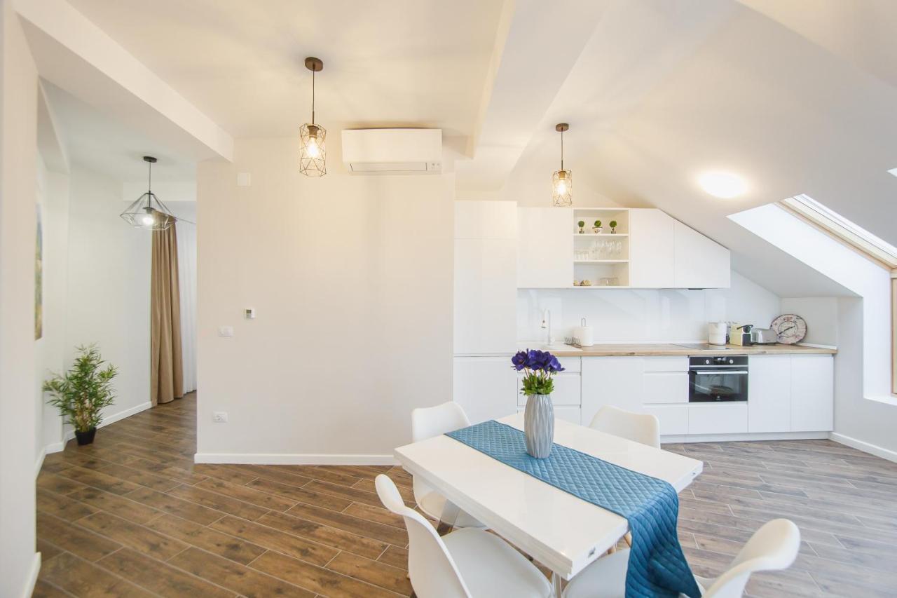 Skylight Loft Near City Center 오라데아 외부 사진